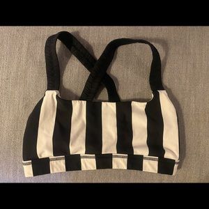 Lululemon sports bra size 6
